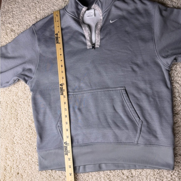 Women’s Small Nike Light Gray Quarter-Zip Sweatshirt - Picture 7 of 7